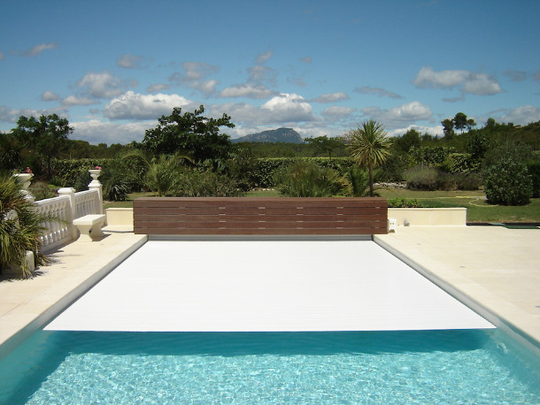 Copertura a tapparella per piscina
