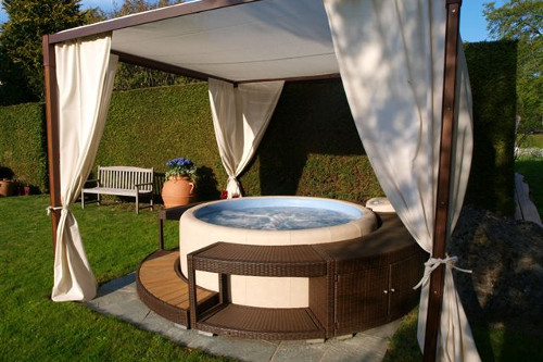 minipiscina softub con gazebo