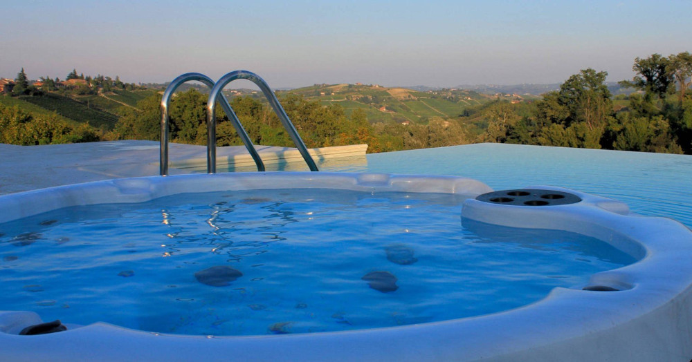 manutenzione piscina e vasca idromassaggio