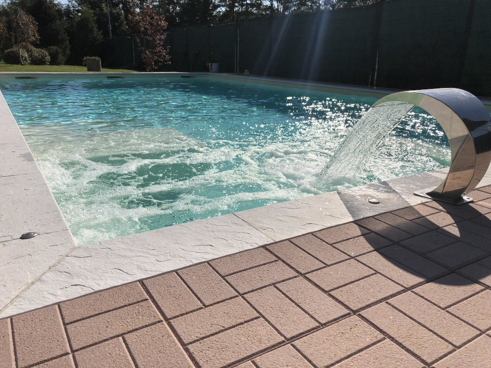 servizio pulizia piscina